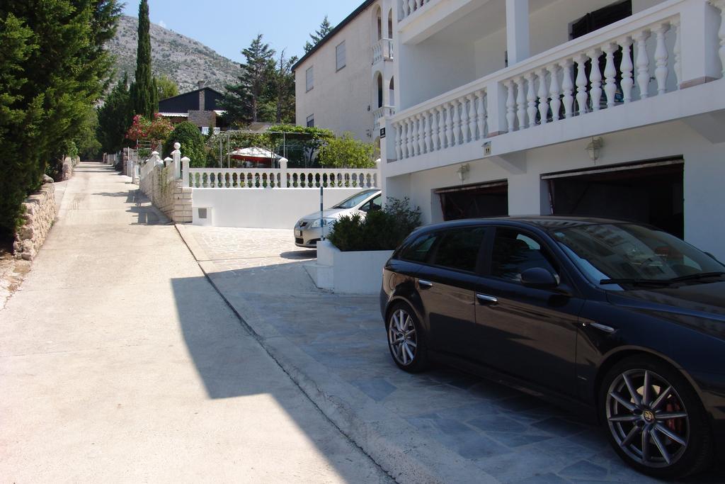 Apartments Jukic Starigrad Paklenica Exterior photo